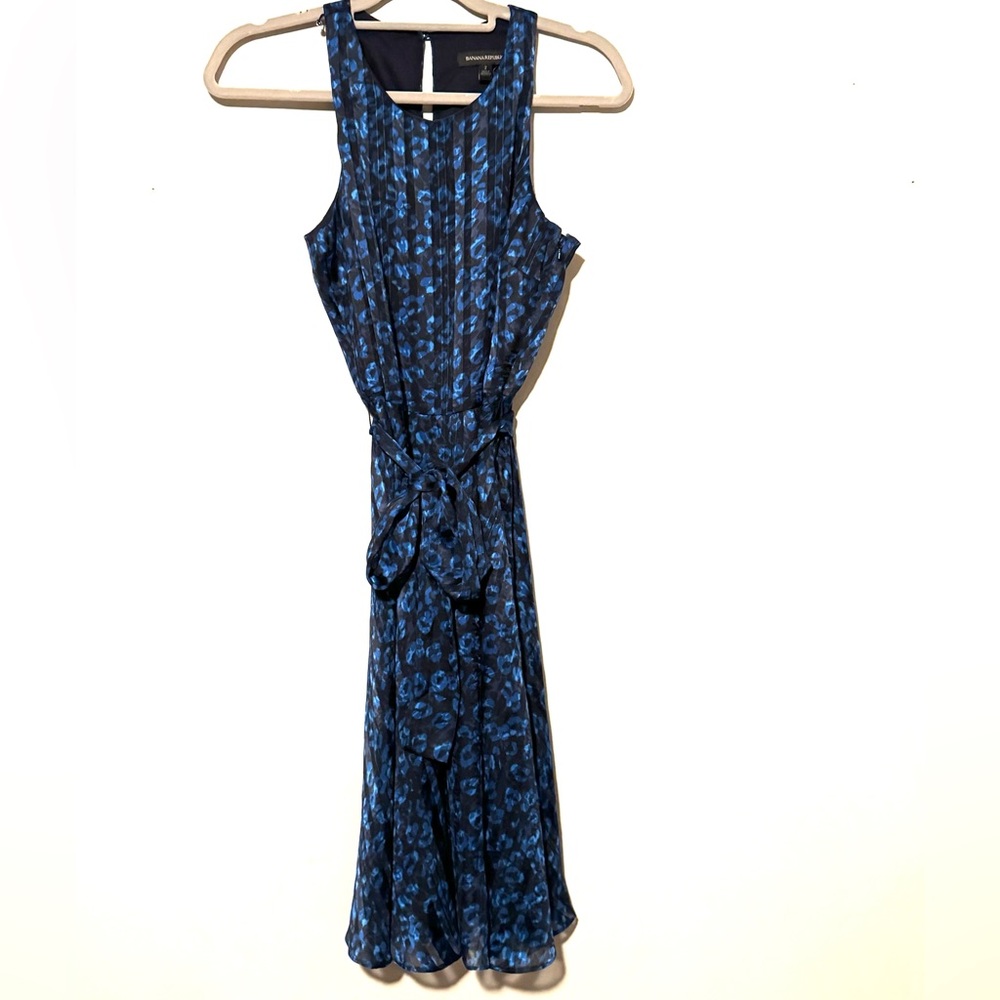 GUC Banana Republic Navy & Black Midi Dress